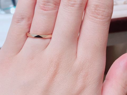 【グラフ(GRAFF)の口コミ】 他人と被らないデザインを探していました。
どの角度から見てもキラキラと…