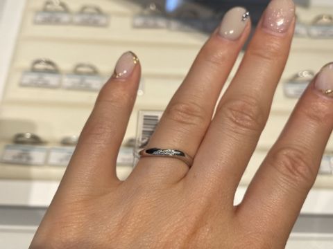 【銀座ダイヤモンドシライシの口コミ】 指輪のデザインが豊富にあるため、気に入ったデザインの指輪があれば置い…