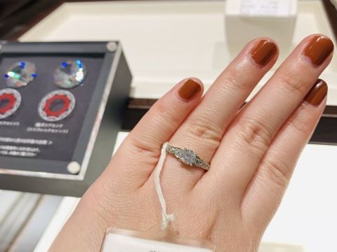 【俄(にわか)の口コミ】 華やかかつ個性的なデザインの指輪が多いです。和風テイストから洋風テイ…