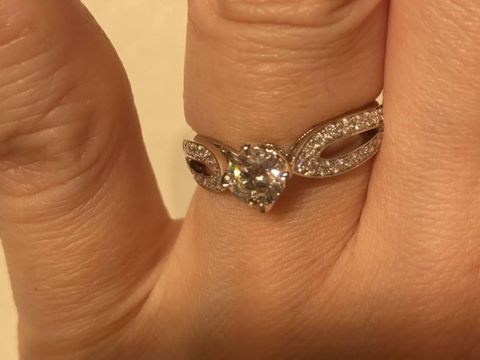 【ブシュロン(BOUCHERON)の口コミ】 ポン ドゥ パリ ソリテール リングはブシュロンの中でも代表する人気のデ…