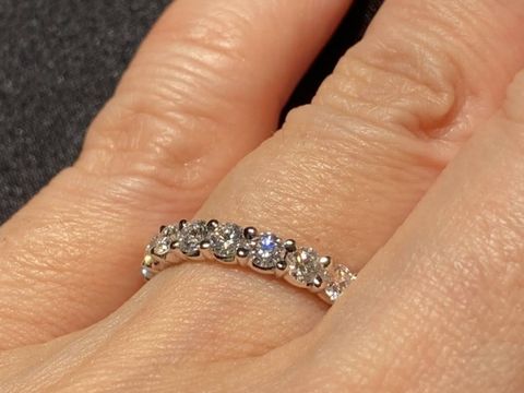 【TASAKI(タサキ)の口コミ】 マリッジリングでも華やかなリングが欲しかったためこちらを選びました。…