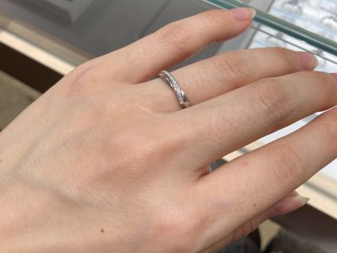 【エクセルコダイヤモンド(EXELCO DIAMOND)の口コミ】 デザイン性にとんだ指輪が多く、ダイヤの輝きが他と比べて全然違いとても…