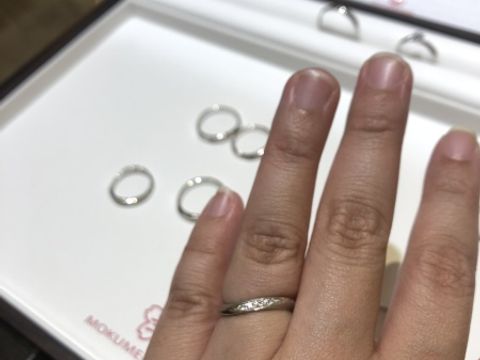 【杢目金屋(もくめがねや)の口コミ】 他の所と違って金属を重ね合わせて作っているので、一つ一つ個性的な木目…