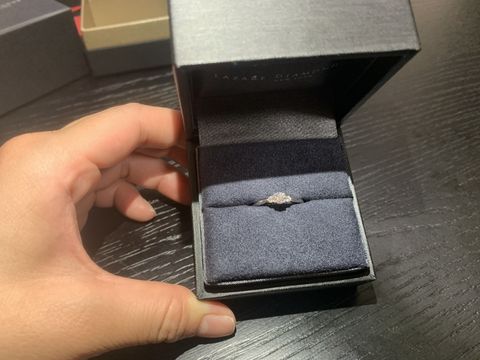 【ラザール ダイヤモンド(LAZARE DIAMOND)の口コミ】 夫が好きなのを好きなのを選んで。と言ってくれて、
たくさんいろんなデザ…