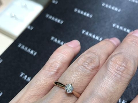【TASAKI(タサキ)の口コミ】 ピアチェーレソリティアリングを試着しました。今までに見たことがないく…