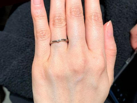 【銀座ダイヤモンドシライシの口コミ】 V 字型ウェーブ型ストレート型などデザインが幅広く用意されています。ま…