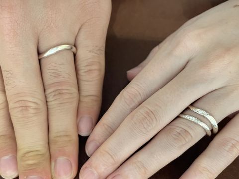 【杢目金屋(もくめがねや)の口コミ】 もくめがねやの指輪は金属を重ねて木目のようにして作られるため、他にな…