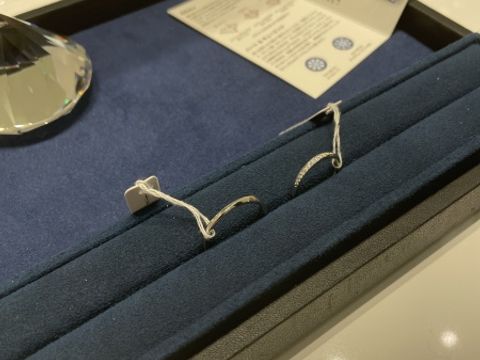 【4℃ BRIDAL(ヨンドシーブライダル)の口コミ】 細かいダイヤモンドがたくさん入っているデザインのリングを探していまし…