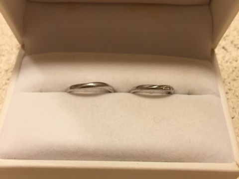 【アンジェリックフォセッテ(Angelique Fossette)の口コミ】 婚約指輪も同じブランドで決めたので、重ね付けできて、自分の指に合うも…