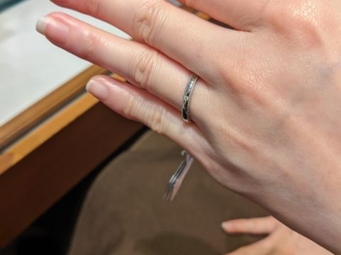 【銀座ダイヤモンドシライシの口コミ】 価格は20万前後なので購入しやすい。
デザインはシンプル、ストレート、太…