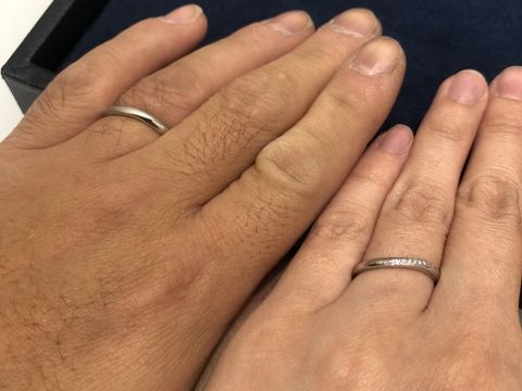 【4℃ BRIDAL(ヨンドシーブライダル)の口コミ】 指輪のデザインがそれぞれ彼と好みがばっちりあって、理想の指輪に出会え…