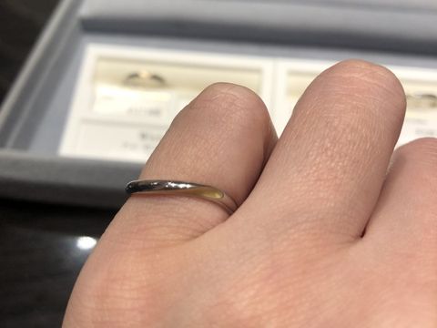 【ケイウノ ブライダル(K.UNO BRIDAL)の口コミ】 指輪を合わせるとハートマークになるそうです。自分の好みにカラーを変え…