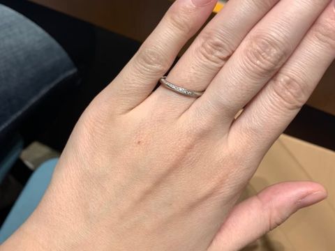 【銀座ダイヤモンドシライシの口コミ】 ダイヤモンドの輝きと付け心地が指輪を決めた最終の決め手になりました。…