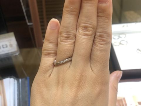 【杢目金屋(もくめがねや)の口コミ】 金属を重ね合わせて作り出される唯一のデザインがとてもよかった。ひとつ…