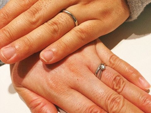 【4℃ BRIDAL(ヨンドシーブライダル)の口コミ】 婚約指輪に重ねても、結婚指輪だけでも使いやすいものを選びました。結婚…