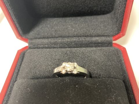 【カルティエ(Cartier)の口コミ】 彼女希望のブランドだったため一緒に下見して購入しました。
やっぱり女性…