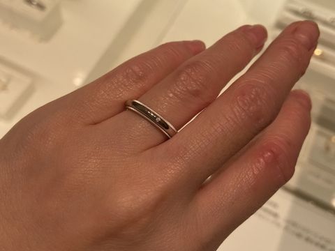 【ティファニー(Tiffany & Co.)の口コミ】 ミルうちが細かく美しく、ティファニーの技術を感じました。指輪の外側が…