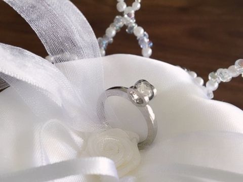 【ショパール(Chopard)の口コミ】 ハートの台座のデザインが可愛い！
他の指輪のデザインにはない、"ど…