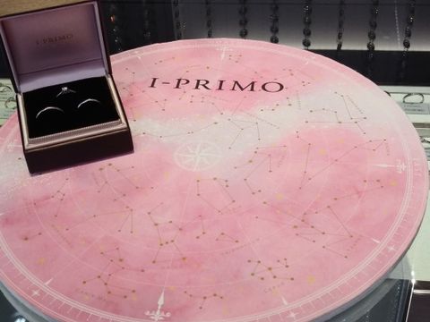 【アイプリモ(I-PRIMO)の口コミ】 ストレートのシンプルのものを探していて
2つくらいの候補の中からダイヤ…