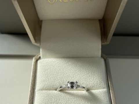 【ORECCHIO(オレッキオ)の口コミ】 婚約指輪は自分で選びたいと宣言してたので、インスタや実店舗を見て決め…