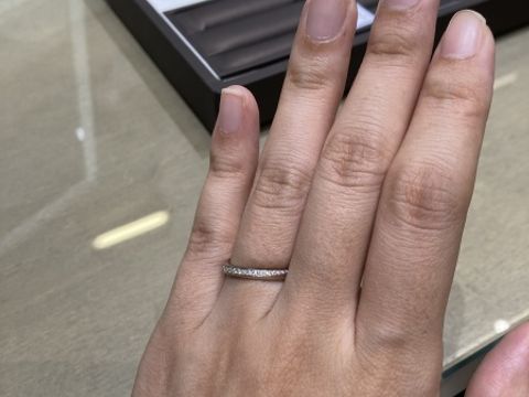【アイプリモ(I-PRIMO)の口コミ】 斜めのラインが綺麗なリング。石が着いている側を上下で変えると印象が変…