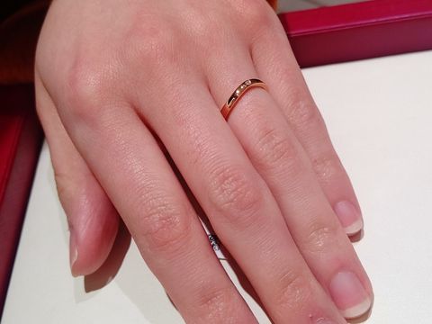 【カルティエ(Cartier)の口コミ】 バレリーナという名前にひかれました。
綺麗なピンクゴールドで、着けると…
