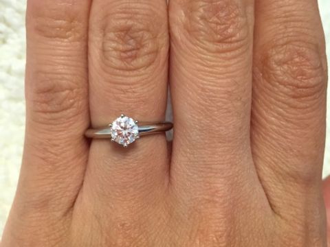 【ティファニー(Tiffany & Co.)の口コミ】 昔からの憧れで、ティファニーしか見ておらず、その中でもティファニーセ…