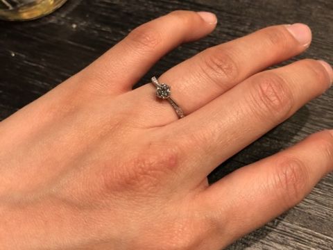 【4℃ BRIDAL(ヨンドシーブライダル)の口コミ】 彼女がずっとオーダーメイドがいいと話しており、セミオーダーで考えてい…