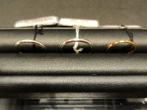 【銀座ダイヤモンドシライシの口コミ】 自分好みにカスタムできる指輪。色はイエローゴールドに変更。ミル打ちに…