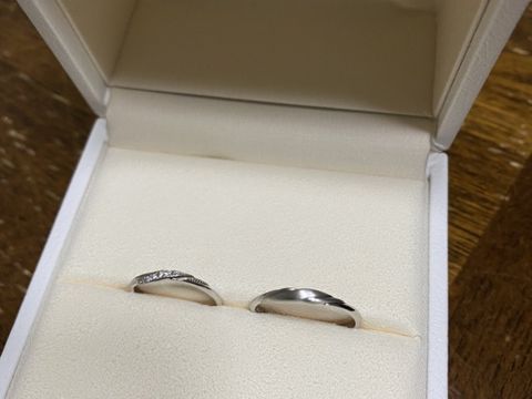 【VIVAGE(ヴィヴァージュ)の口コミ】 結婚指輪ということで、バラバラなデザインではない統一感のあるペアリン…