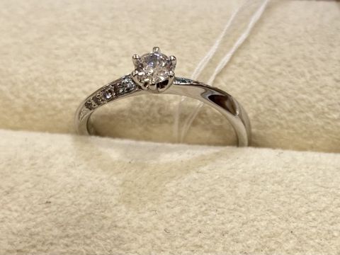 【Mariage ent(マリアージュエント)の口コミ】 ねじり加工のされているもので、その強いねじりを生かした相手側からも自…