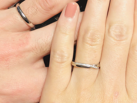 【エクセルコダイヤモンド(EXELCO DIAMOND)の口コミ】 ストレートなのにウェーブのような存在感があります。ストレートの指輪が…