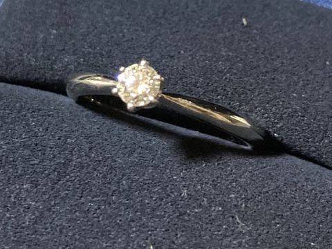 【4℃ BRIDAL(ヨンドシーブライダル)の口コミ】 試着した時のフィット感と、鏡に写った時のダイヤモンドの輝きで決めまし…