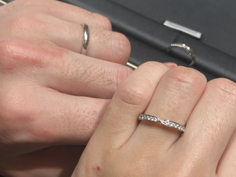 【ラザール ダイヤモンド(LAZARE DIAMOND)の口コミ】 他ブランドでリボンデザインの指輪が気に入り、同様のデザインがあったの…