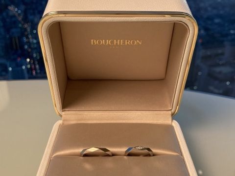 【ブシュロン(BOUCHERON)の口コミ】 デザインが人と被らない物が良かったこと。オシャレで付けていてテンショ…