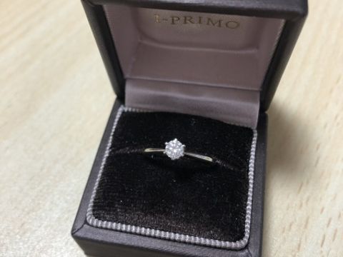 【アイプリモ(I-PRIMO)の口コミ】 リング自体はとてもシンプルですが、だからこそダイヤモンドがとても輝い…