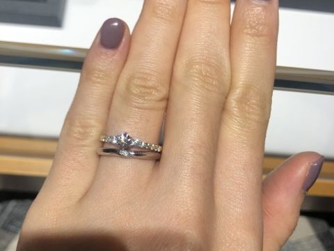 【銀座ダイヤモンドシライシの口コミ】 THE・王道というかんじの婚約指輪が多かったように思います。歴史が古く、…