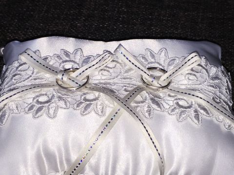 【PILOT BRIDAL(パイロットブライダル)の口コミ】 特にこのブランドでというこだわりはありませんでしたが、
私が金属アレル…