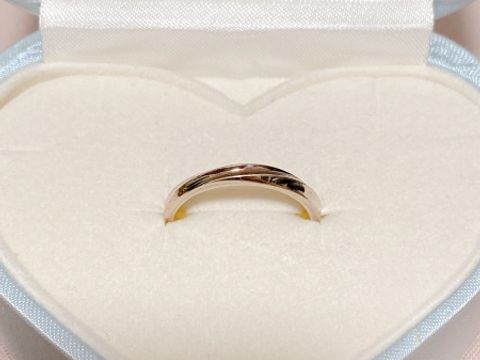【THE KISS(ザ・キッス)の口コミ】 シンプルなデザインの指輪が多いので
飽きがこないシンプルなデザインが欲…