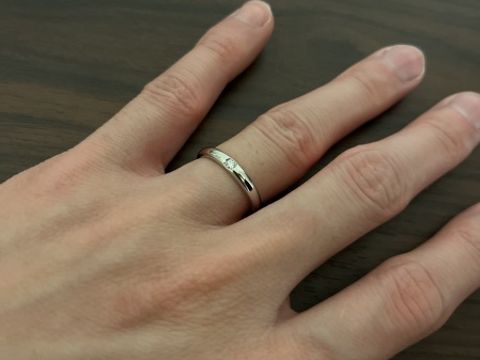 【ラザール ダイヤモンド(LAZARE DIAMOND)の口コミ】 男性ではあるものの、一粒ダイヤモンドがあるものを探していました。指輪…
