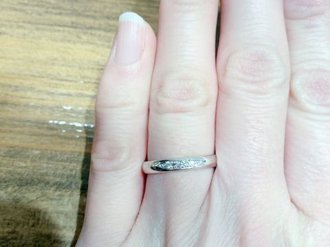 【輪-RIN-の口コミ】 セミオーダーで注文が出来るという事で、メレダイヤの数、
セッティングパ…