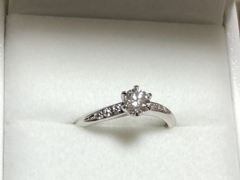 【宝寿堂(ほうじゅどう)の口コミ】 一番人気のデザインに決めました。実際に着けてみるとすごくかわいくて、…