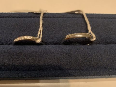 【4℃ BRIDAL(ヨンドシーブライダル)の口コミ】 結婚指輪を2人で見に行きました。婚約指輪が４℃ブライダルのものだったの…