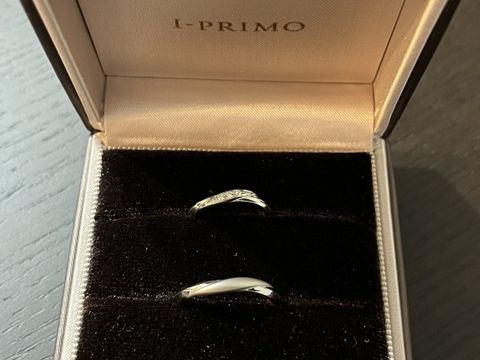 【アイプリモ(I-PRIMO)の口コミ】 ウェーブタイプの斜めにダイヤが付いたデザインが気に入ったものの、婚約…