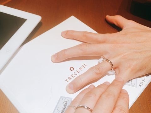 【TRECENTI(トレセンテ)の口コミ】 指輪の内リングのカットにこだわっているようで、つけ心地がよかった。ダ…