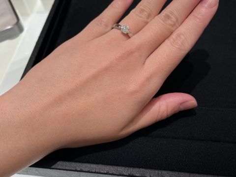 【ティファニー(Tiffany & Co.)の口コミ】 人気のハーモニーです。同じティファニーのセッティングと比べると高さが…