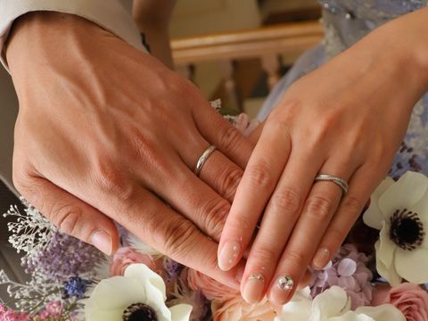 【ハリー・ウィンストン(Harry Winston)の口コミ】 ダイヤモンドが豪華なデザインにひかれて購入した。また、指輪の内側が滑…