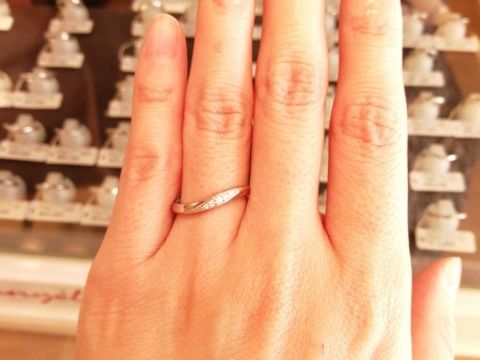 【アンジェリックフォセッテ(Angelique Fossette)の口コミ】 なめらかなウェーブが指に映え、とても手が綺麗に見えました。
ストレート…