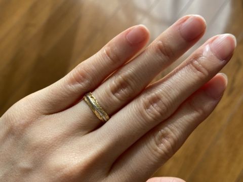【203Jewelry(ニーマルサンジュエリー)の口コミ】 他のアイテムとの合わせやすさを考え、ゴールドとシルバーが入っているデ…