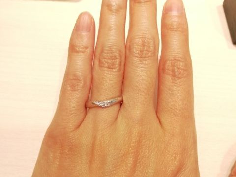 【LUCIR-K(ルシルケイ)の口コミ】 角度がキツすぎないなめらかなV字が気に入って候補に入れさせて頂きました…